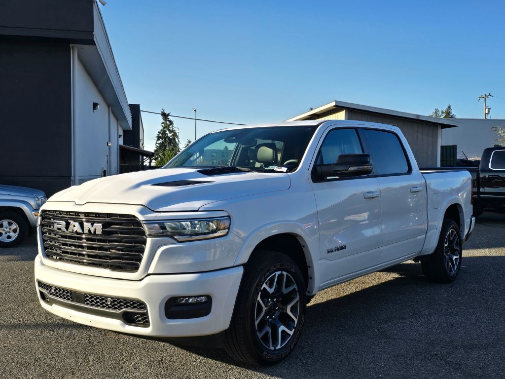 Used 2025 RAM 1500 Laramie w/ Sport Appearance Package AWD/4WD image 4