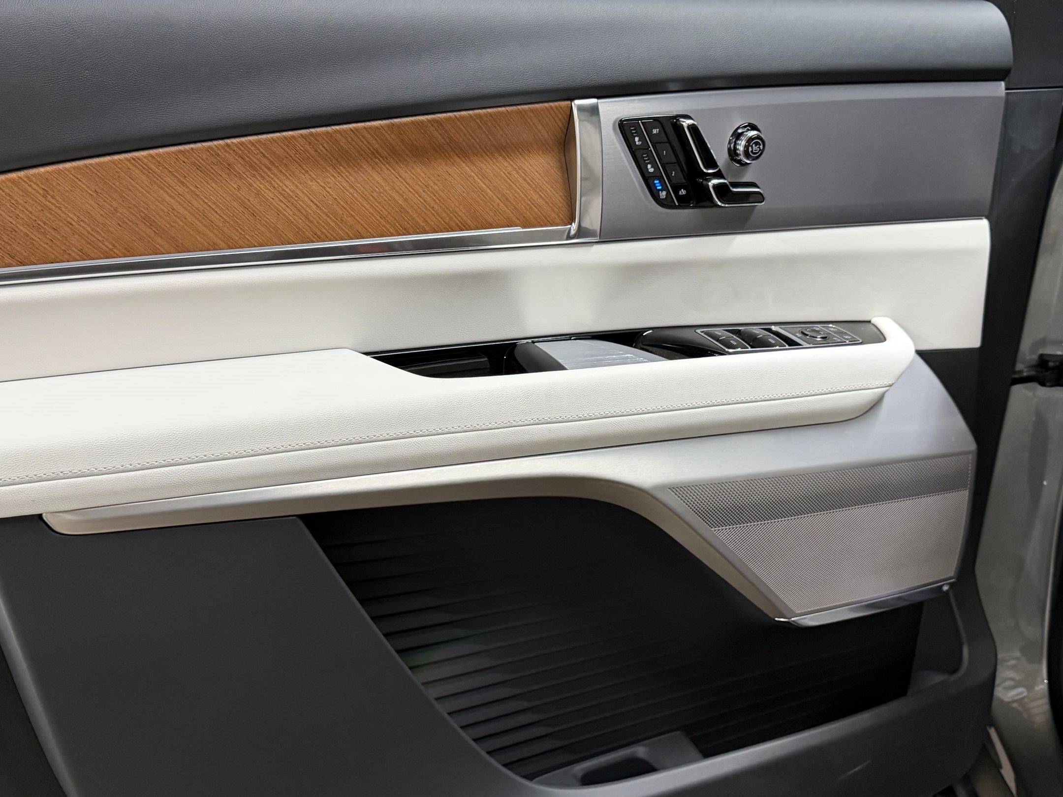 New 2026 Cadillac Vistiq Sport AWD/4WD image 11