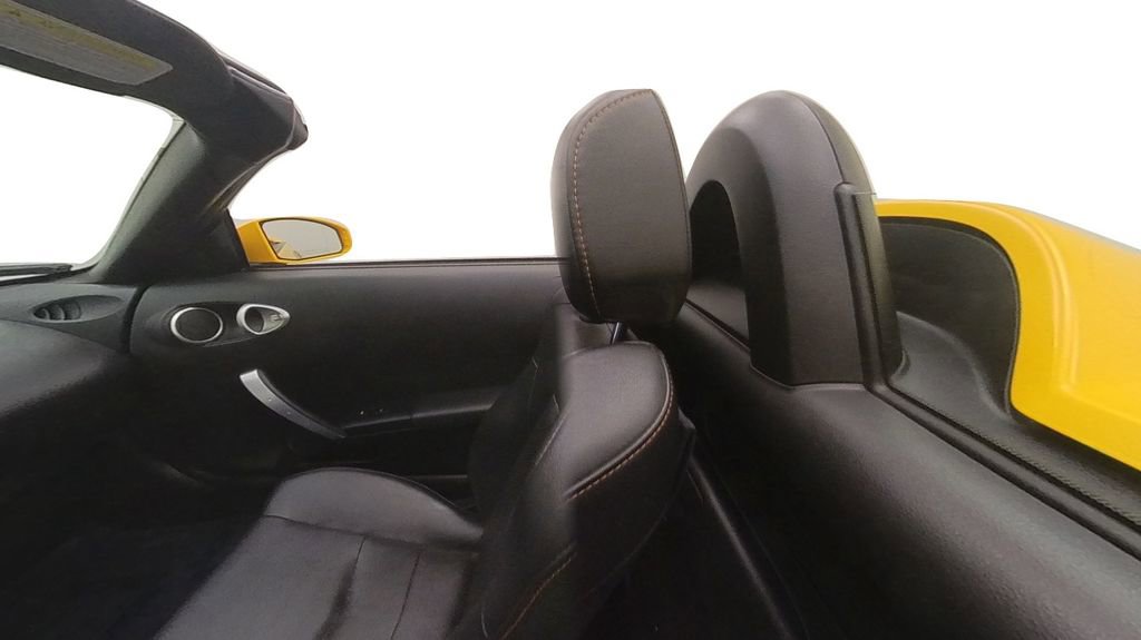 Used 2005 Nissan 350Z Touring image 34