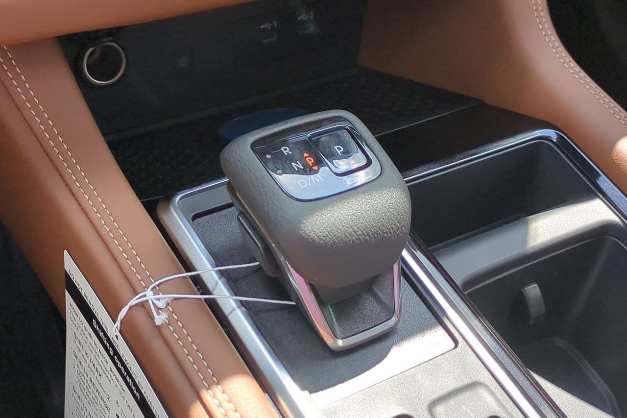 New 2026 Nissan Pathfinder Platinum FWD image 25