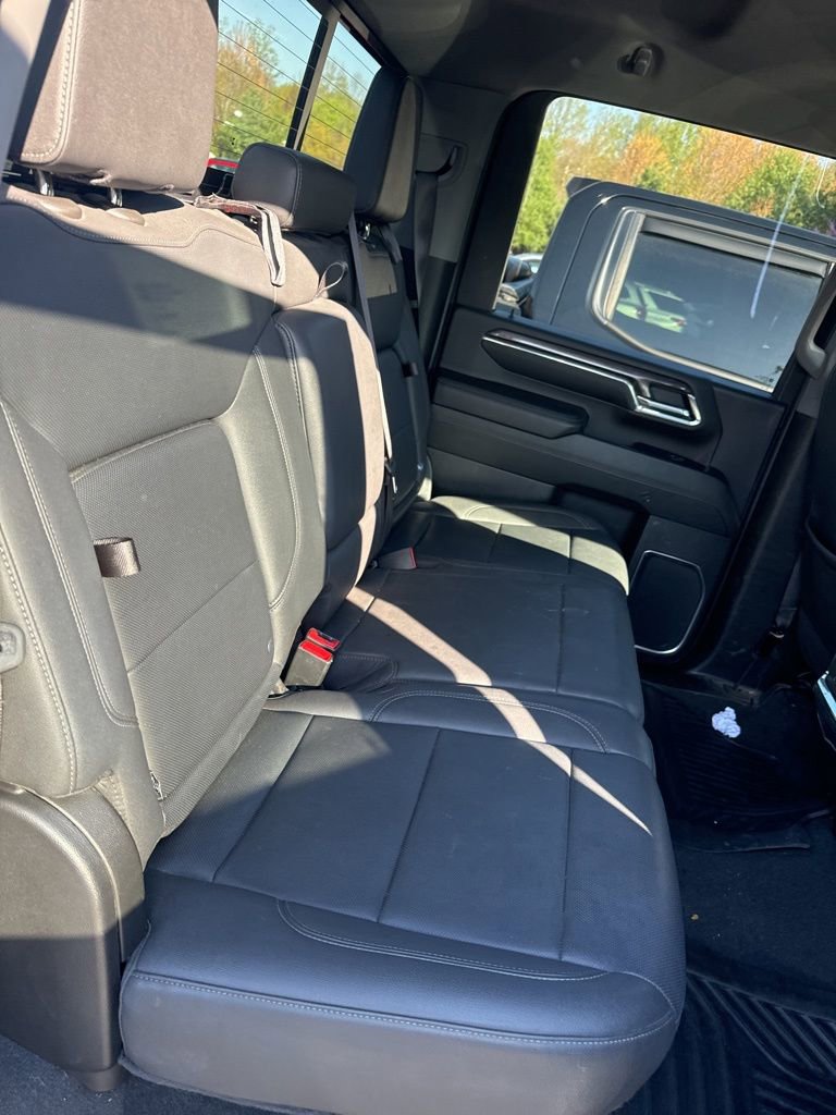 Used 2024 Chevrolet Silverado 2500 LTZ w/ LTZ Premium Package image 9