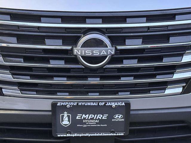 Used 2024 Nissan Rogue SV AWD/4WD image 6