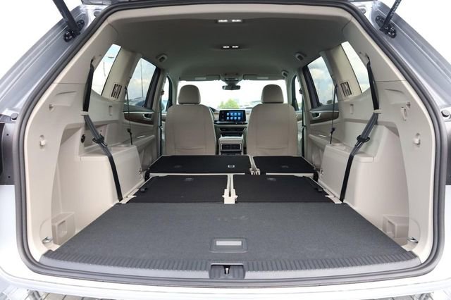New 2026 Volkswagen Atlas SE image 9
