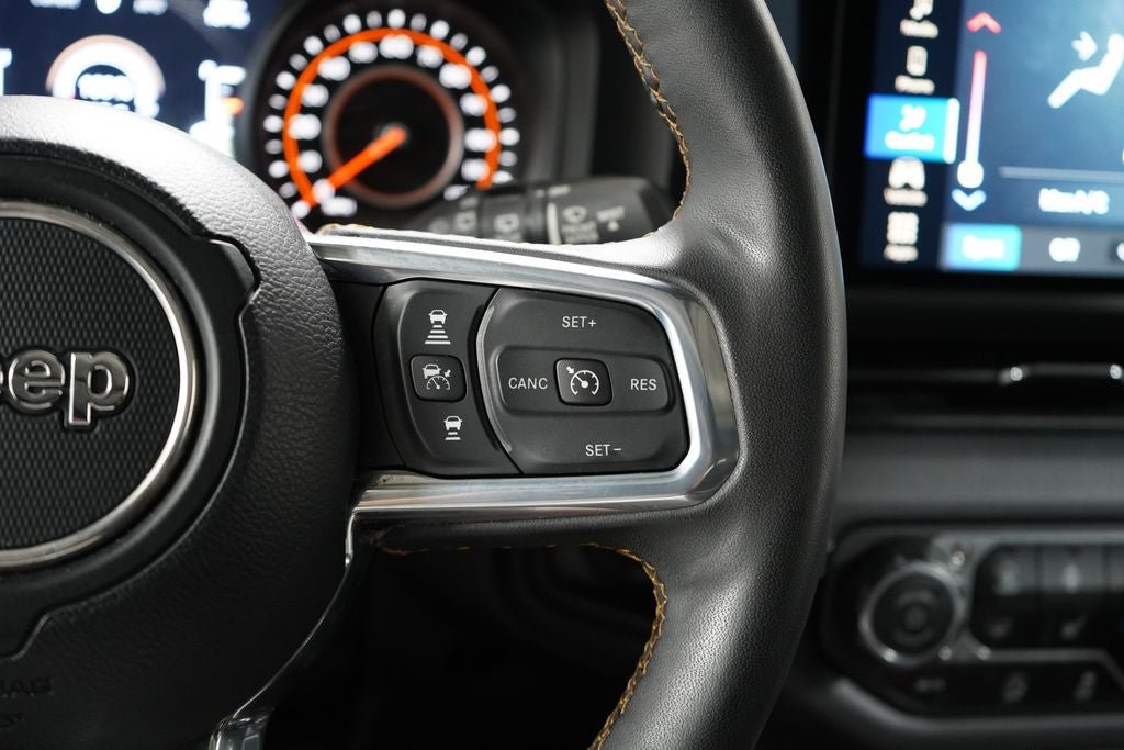 Used 2024 Jeep Wrangler Unlimited Sahara AWD/4WD image 14