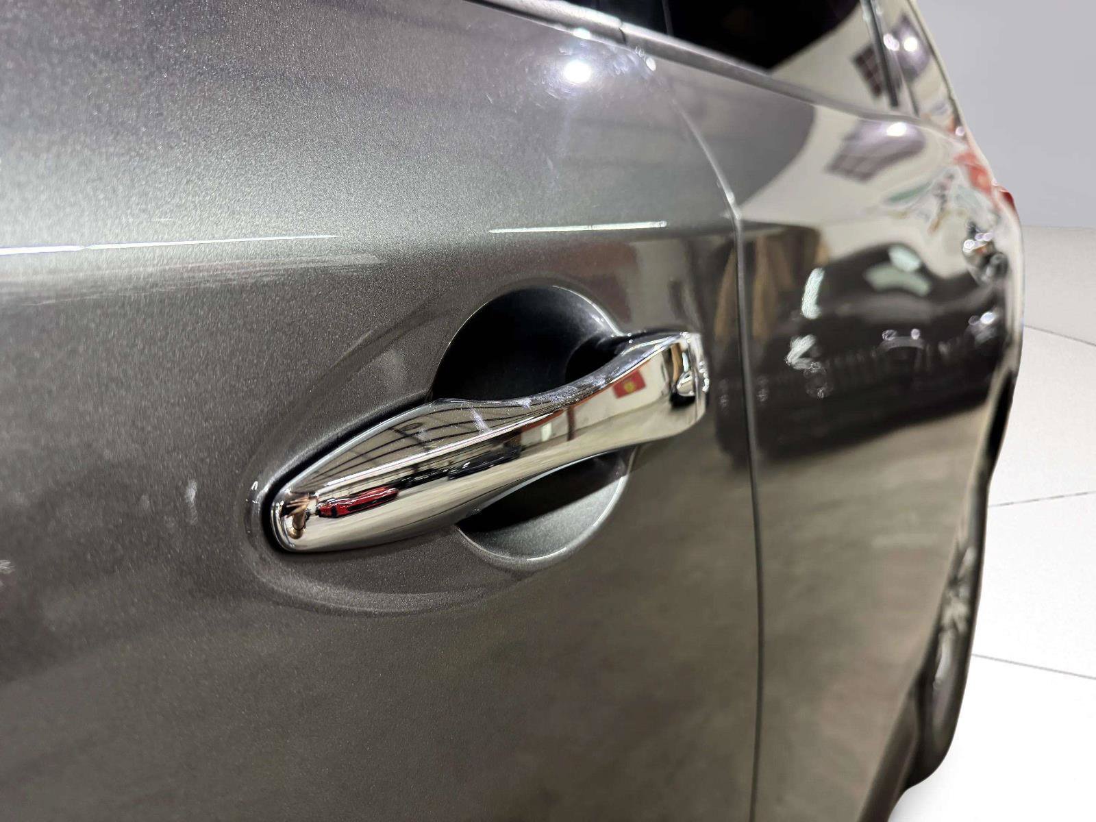 Used 2019 Nissan Pathfinder SV AWD/4WD image 21