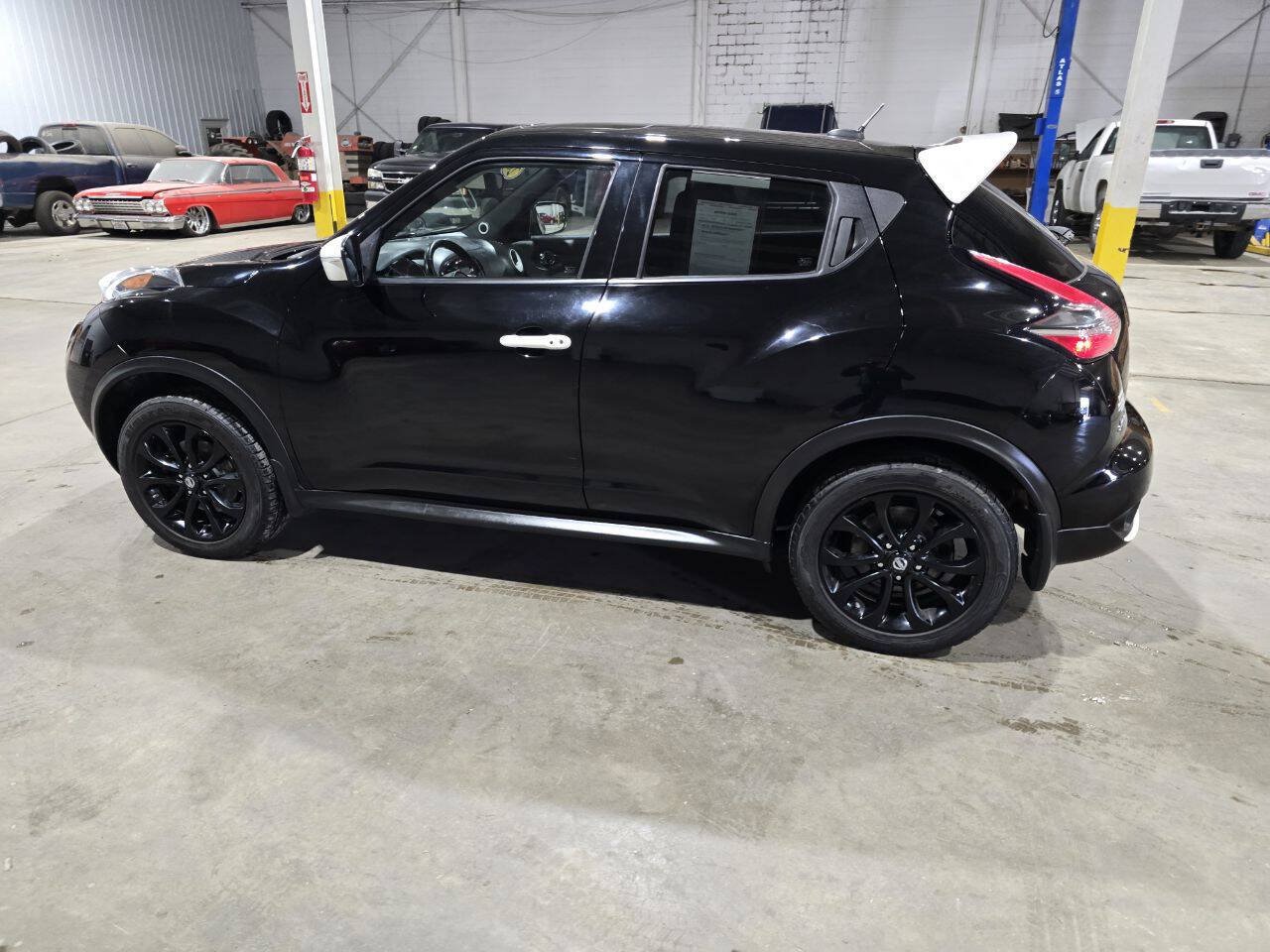Used 2017 Nissan Juke SV AWD/4WD image 6