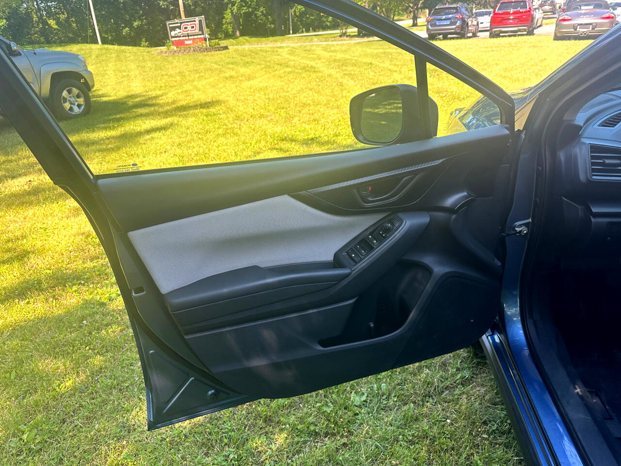 Used 2018 Subaru Crosstrek 2.0i Premium image 12