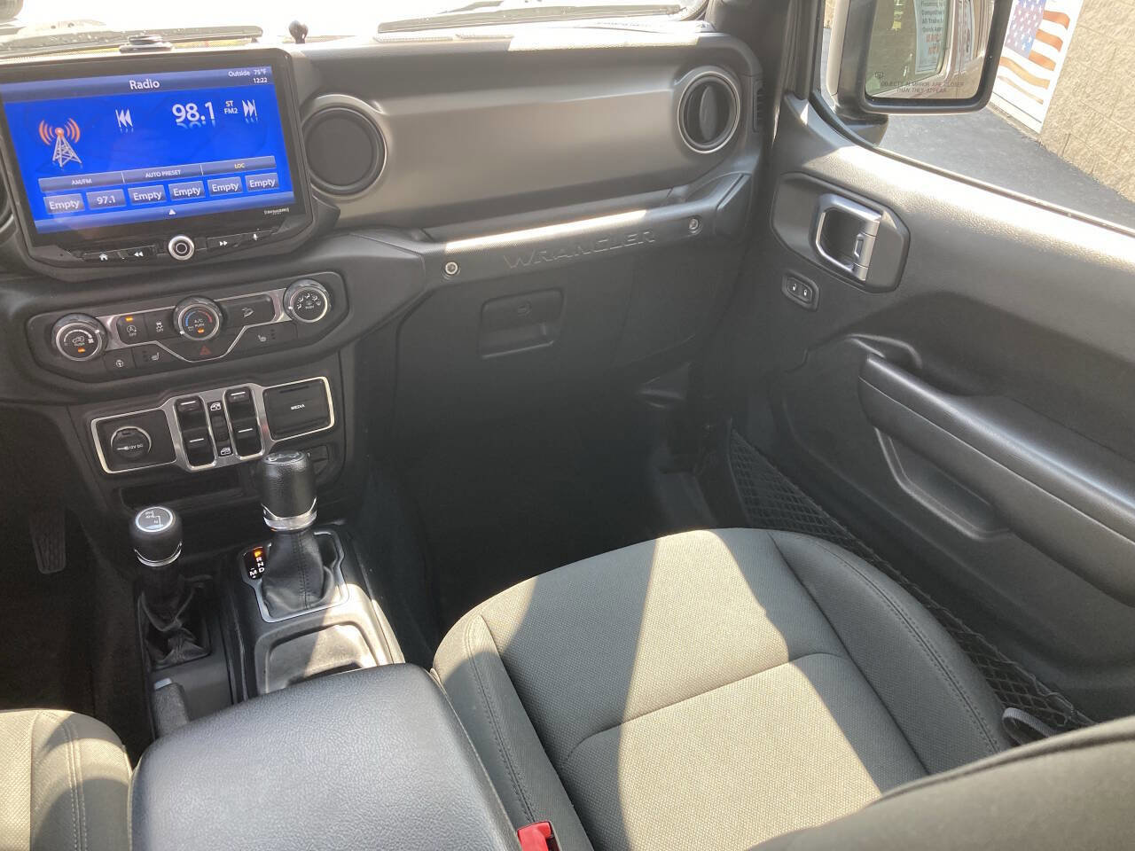 Used 2018 Jeep Wrangler Unlimited Sport S image 24