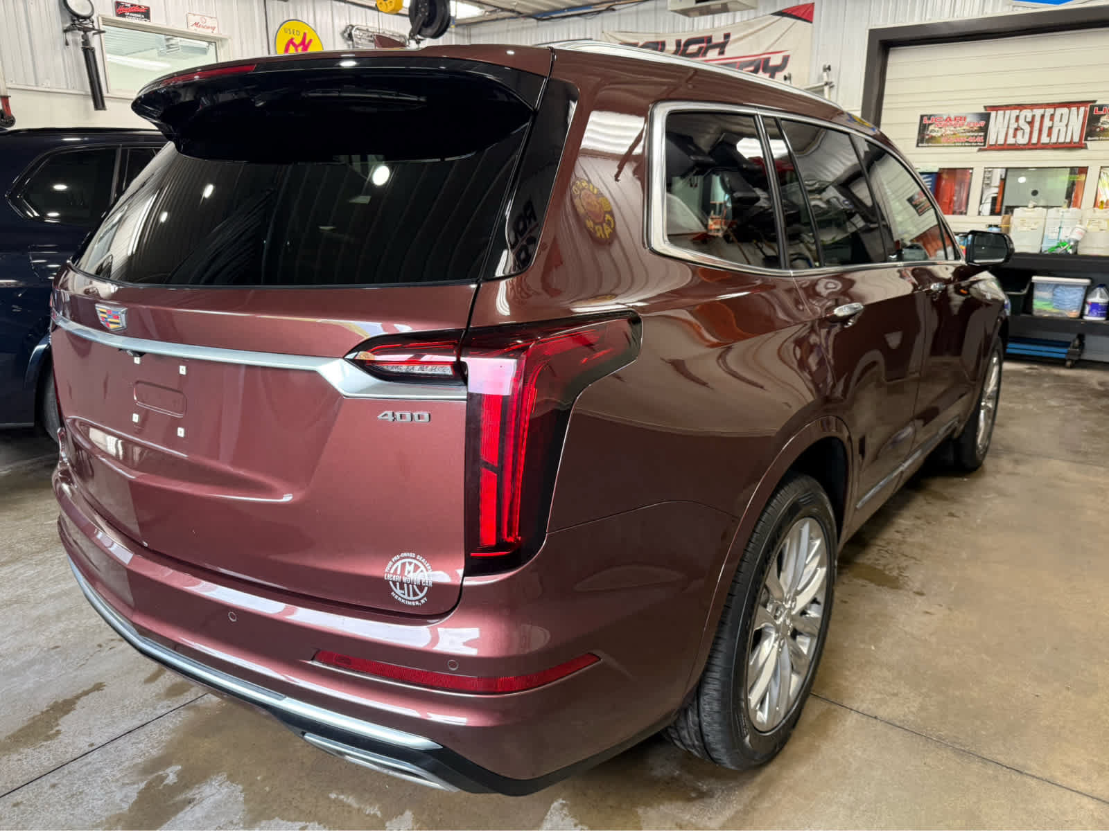 Used 2022 Cadillac XT6 Premium Luxury AWD/4WD image 5