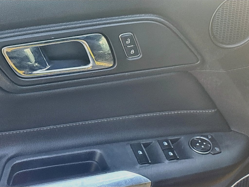 Used 2016 Ford Mustang Premium RWD image 18