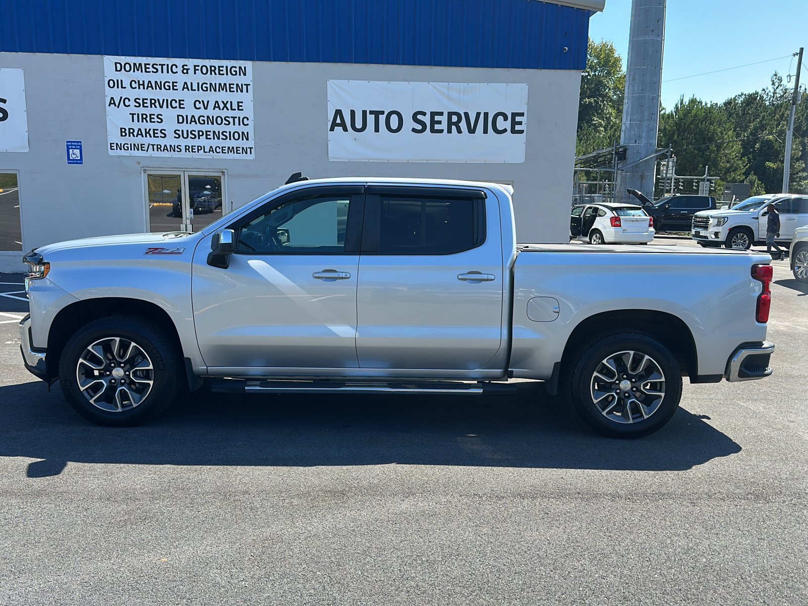 Used 2020 Chevrolet Silverado 1500 LT w/ All-Star Edition AWD/4WD image 2