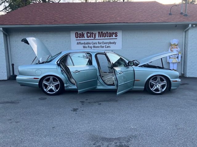 Used 2005 Jaguar XJ8 image 10