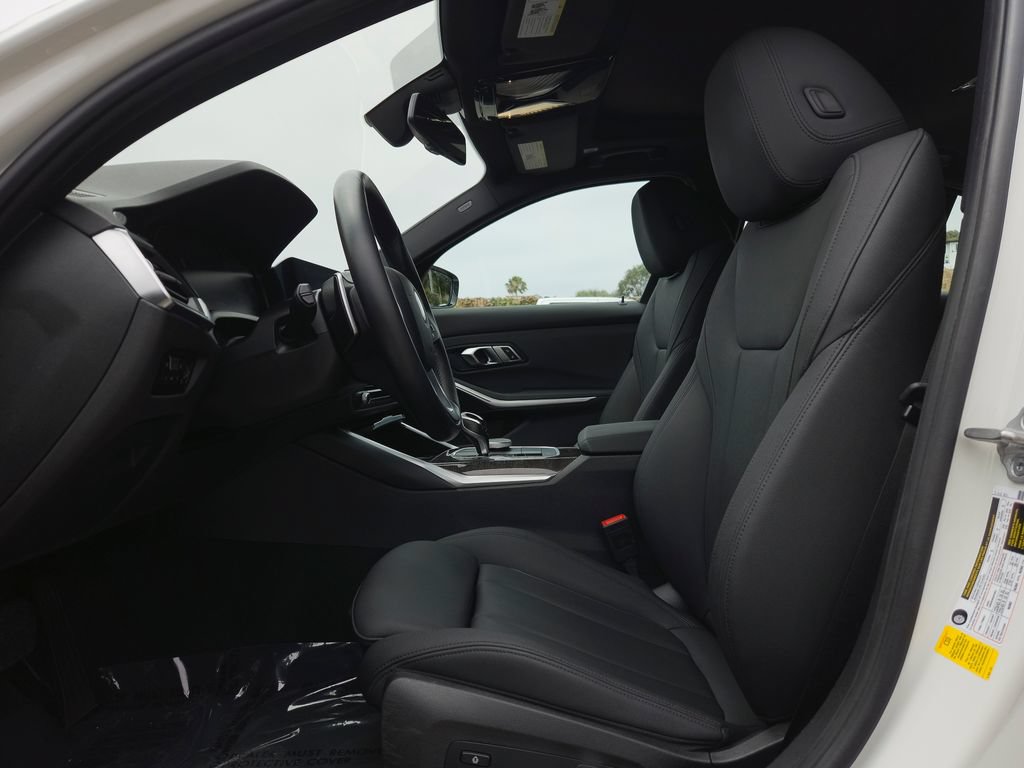 Used 2021 BMW 330i Sedan w/ Convenience Package RWD image 9