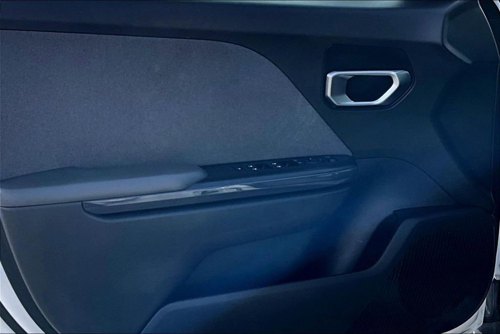 Used 2025 Kia K4 EX image 24