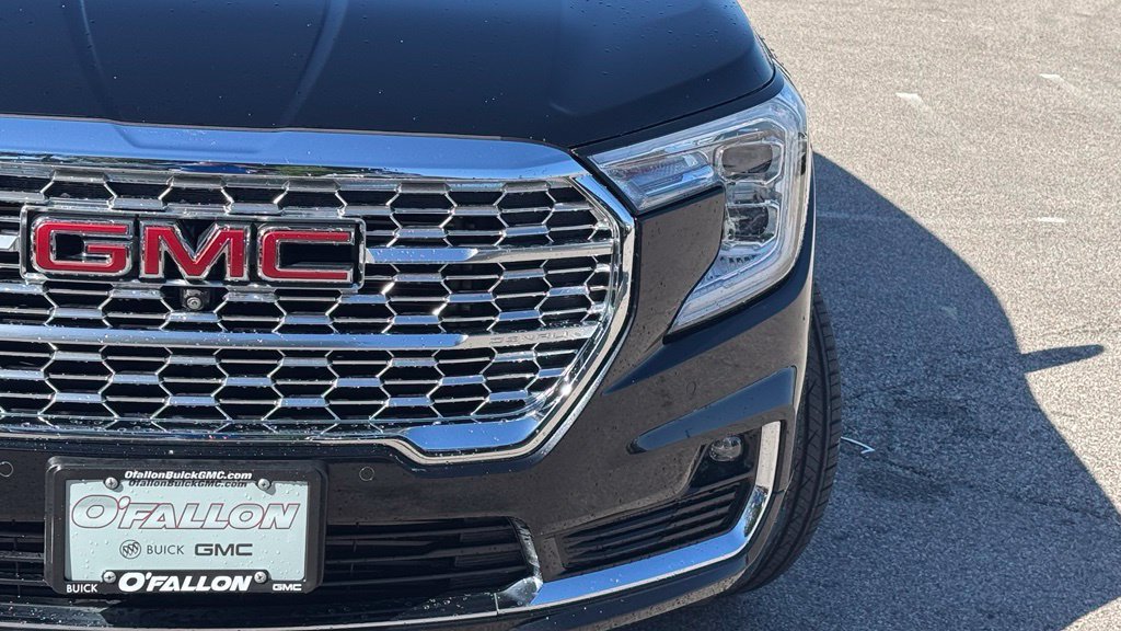 Used 2022 GMC Terrain Denali w/ Denali Premium Package AWD/4WD image 8