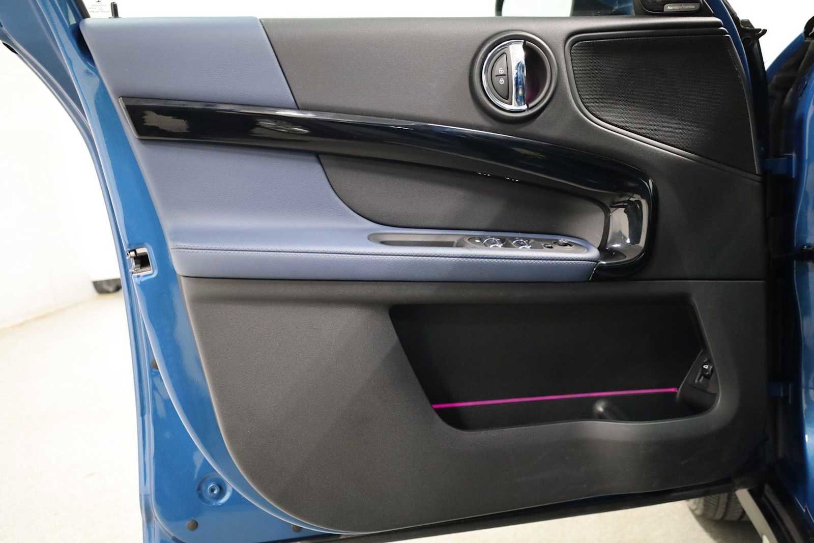 Used 2023 MINI Cooper Countryman S w/ Signature Upholstery Package image 16