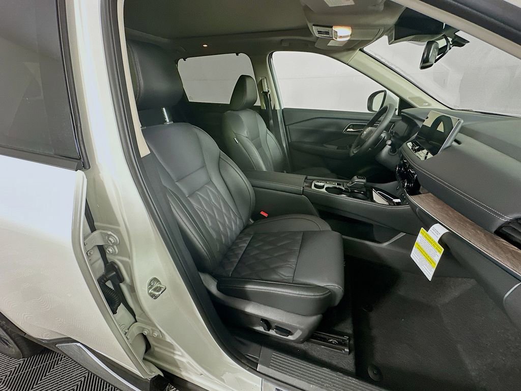 New 2026 Nissan Rogue Platinum w/ Tech Package image 37