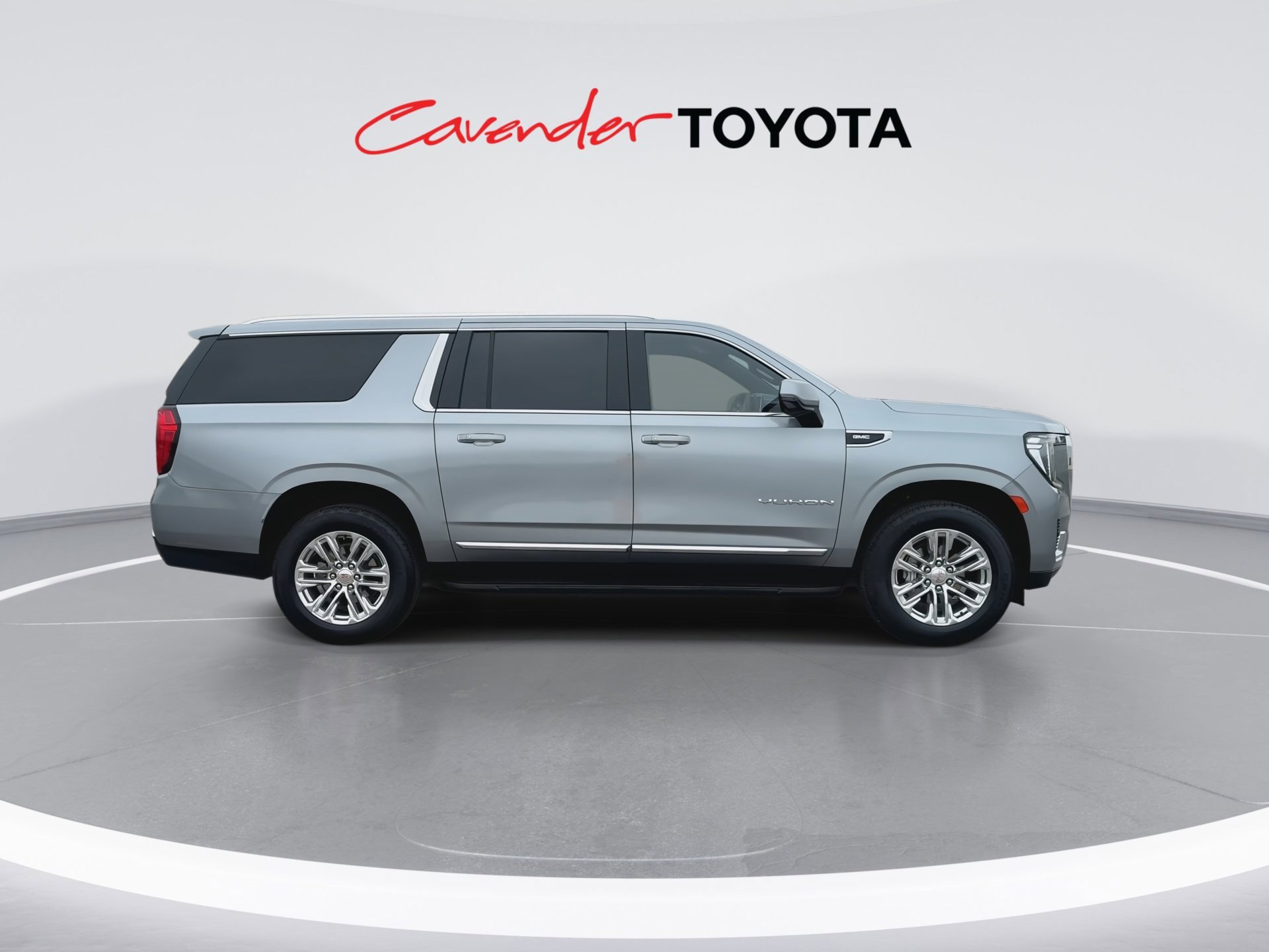 Used 2024 GMC Yukon XL SLT w/ SLT Luxury Package RWD image 9