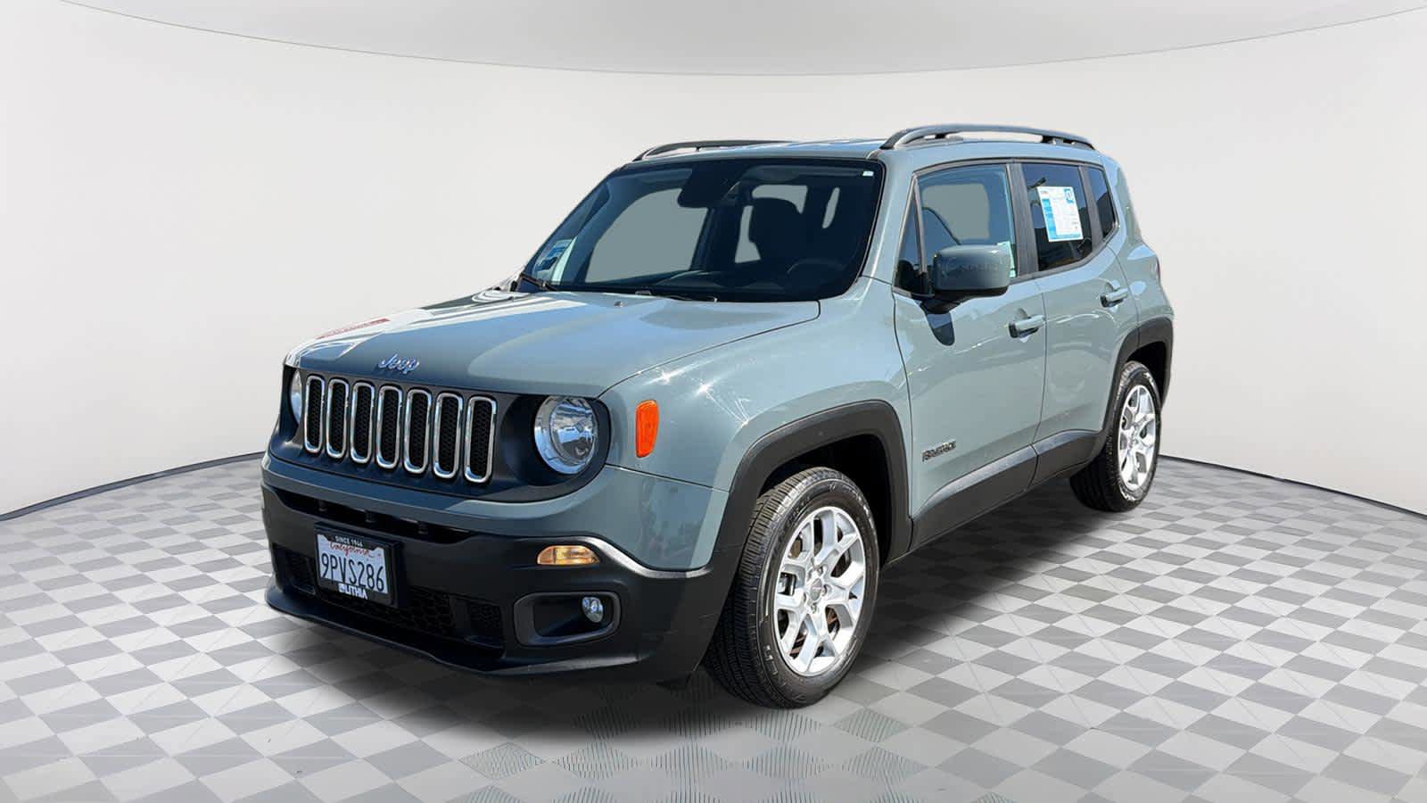 Used 2018 Jeep Renegade Latitude w/ UConnect 8.4 Nav Group