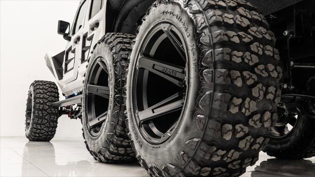 Used 2025 Jeep Gladiator Sport image 4