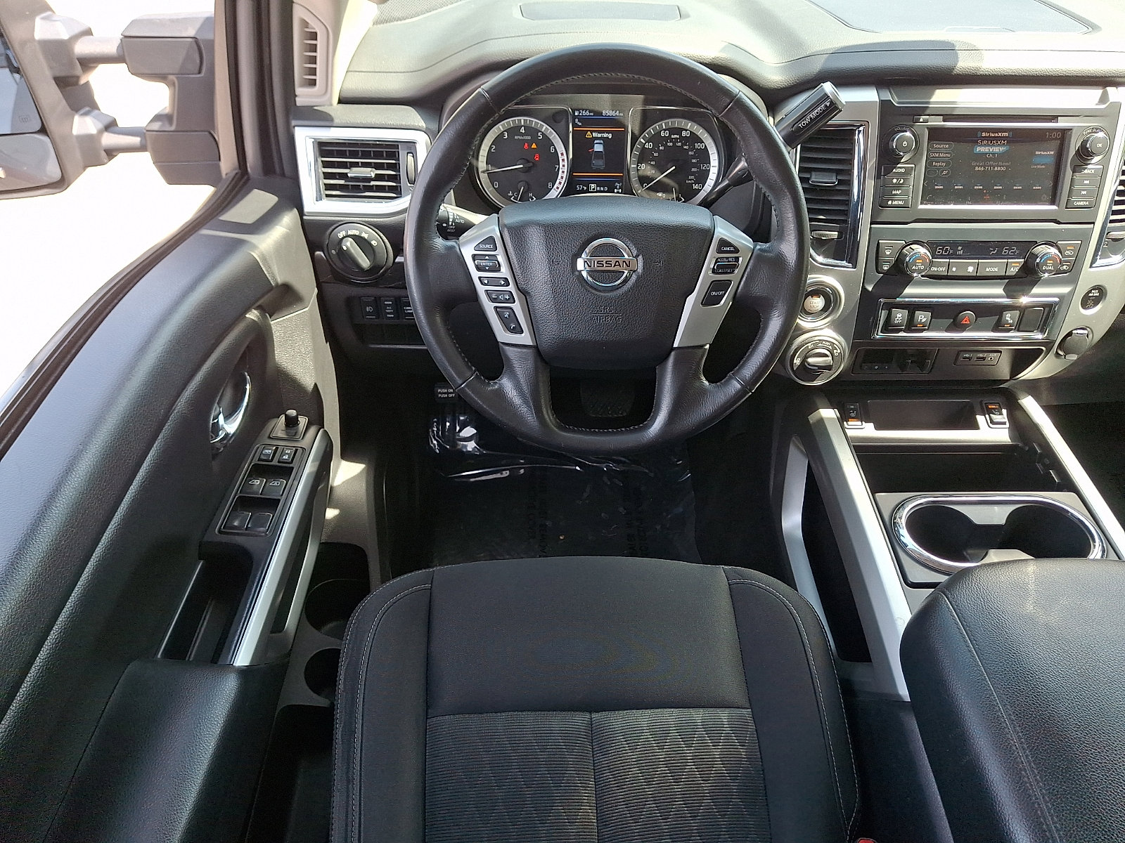 Used 2019 Nissan Titan SV w/ SV Convenience Package image 12
