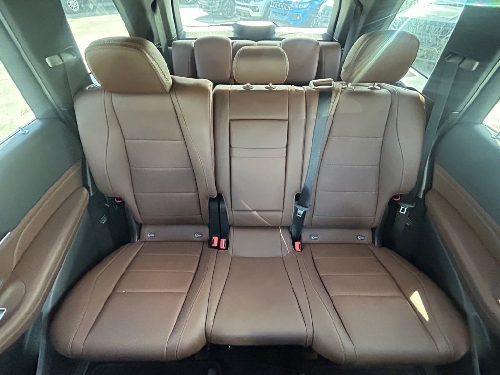 Used 2024 Mercedes-Benz GLS 450 4MATIC w/ AMG Line Exterior image 13