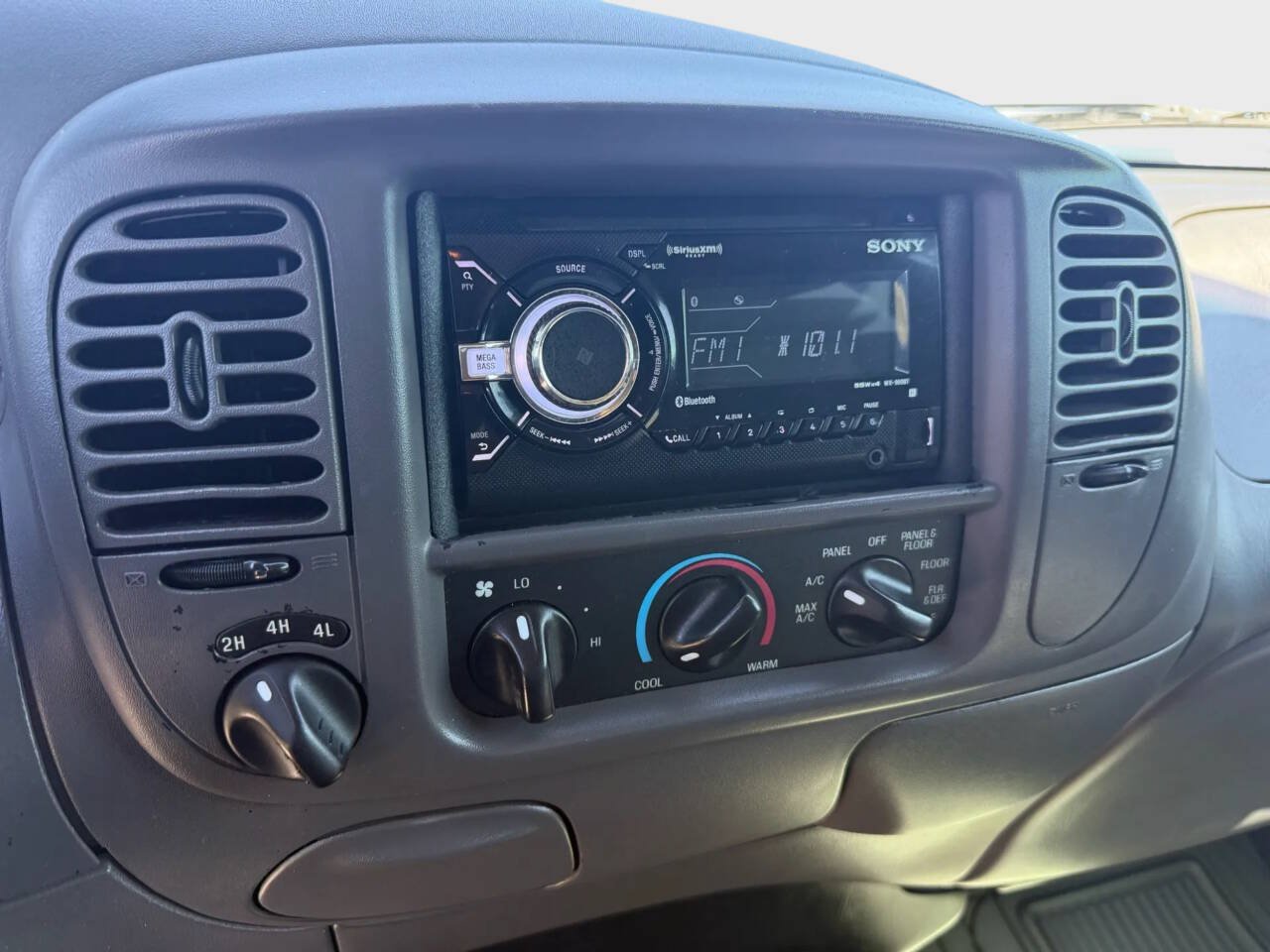 Used 2003 Ford F150 XLT AWD/4WD image 11