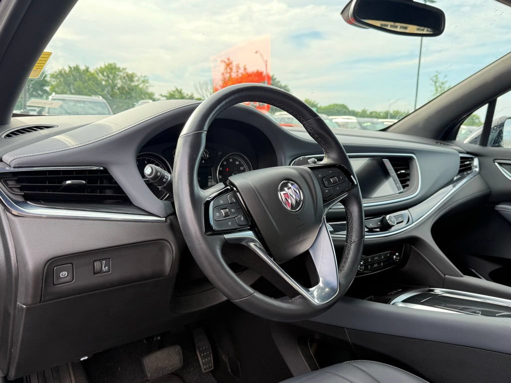 Used 2024 Buick Enclave Essence FWD image 10