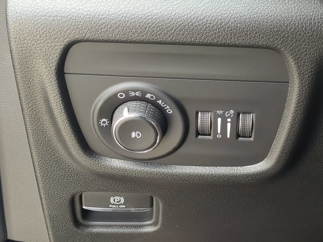 New 2027 Jeep Grand Cherokee L Limited RWD image 29