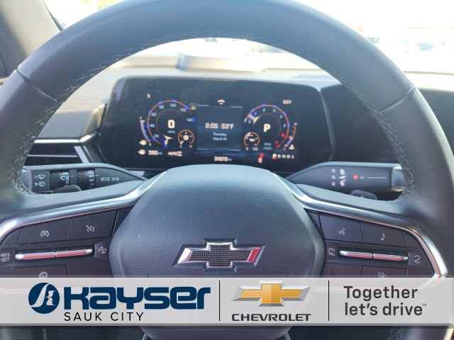 Used 2025 Chevrolet Suburban Z71 image 14