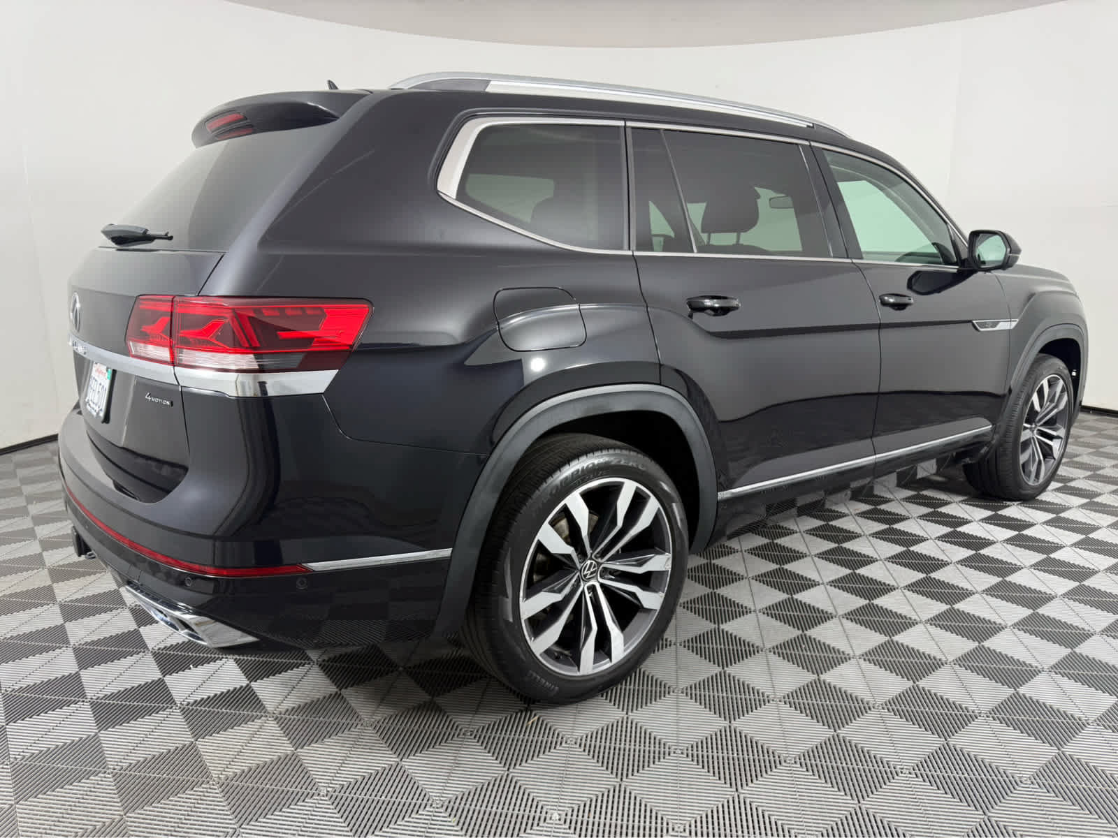 Used 2023 Volkswagen Atlas SEL Premium AWD/4WD image 3