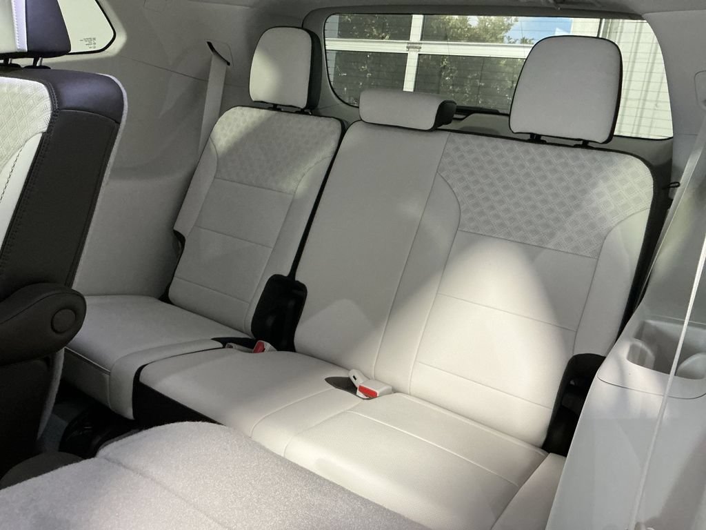 Used 2024 GMC Acadia Denali w/ LPO, Floor Liner Package AWD/4WD image 24