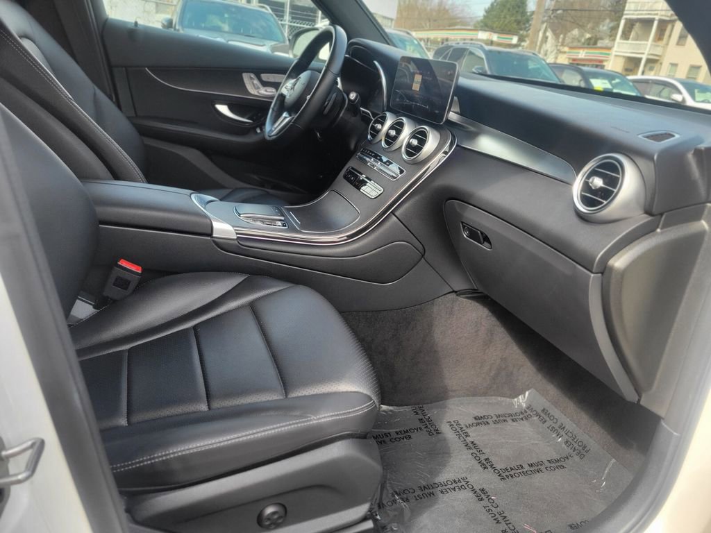 Certified 2022 Mercedes-Benz GLC 300 4MATIC image 9