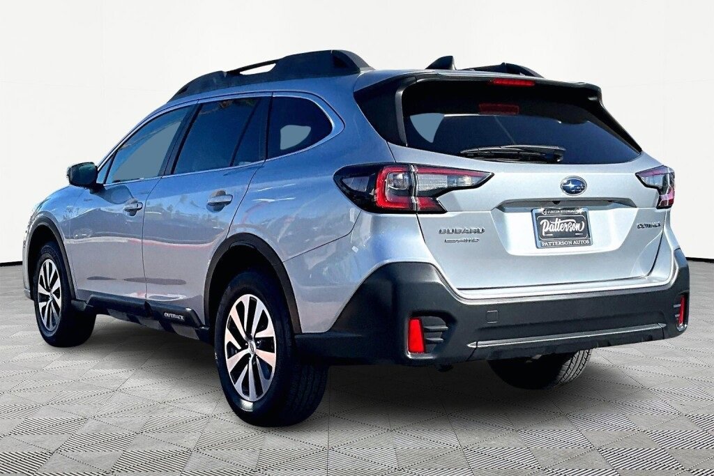 Used 2021 Subaru Outback Premium image 6