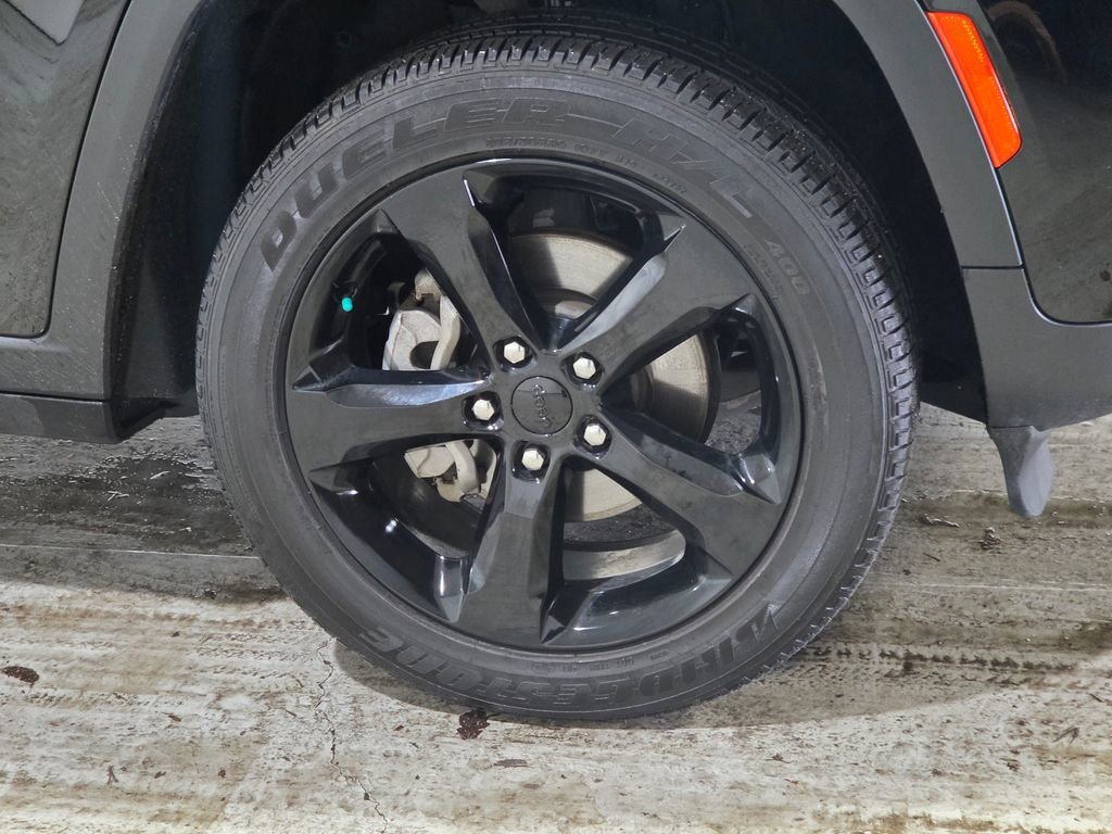 Used 2023 Jeep Grand Cherokee Altitude image 15