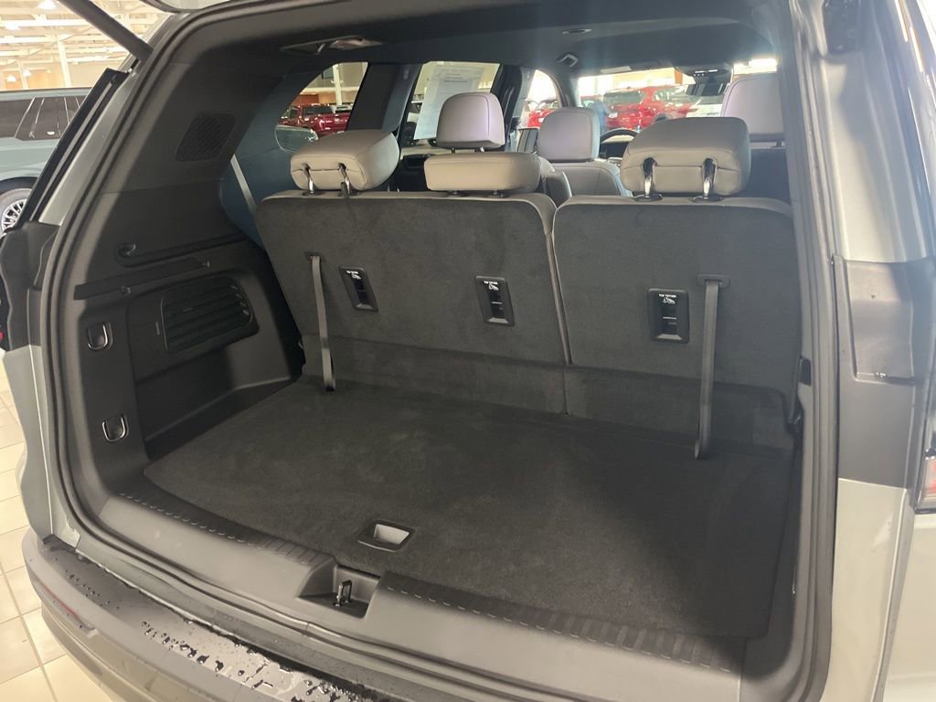 Used 2026 GMC Acadia Elevation w/ Black Edition image 13