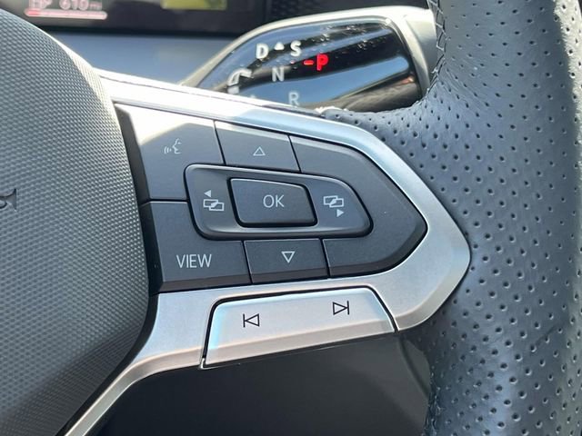 New 2026 Volkswagen Tiguan SE R-Line FWD image 17