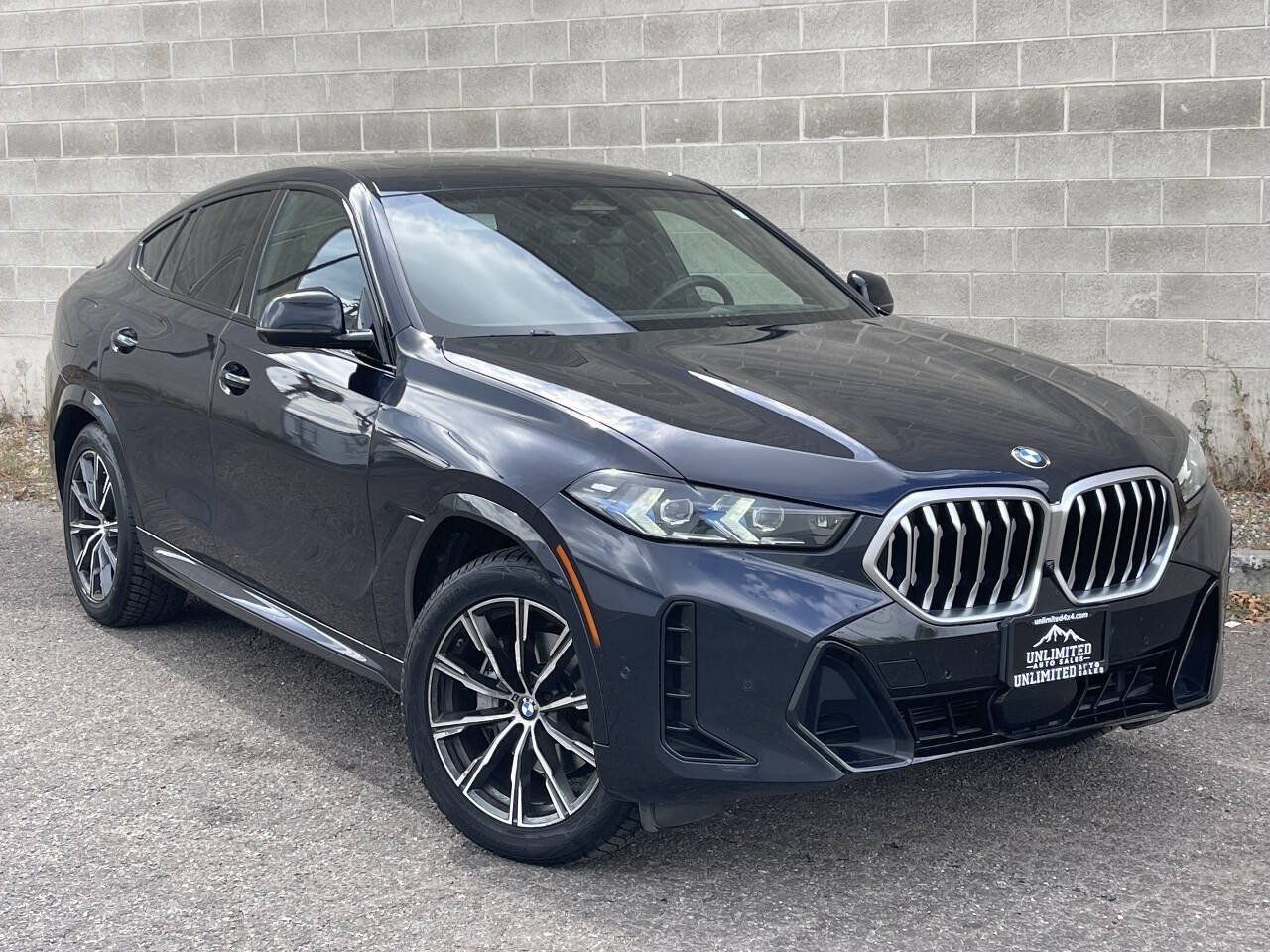 Used 2025 BMW X6 xDrive40i AWD/4WD image 1