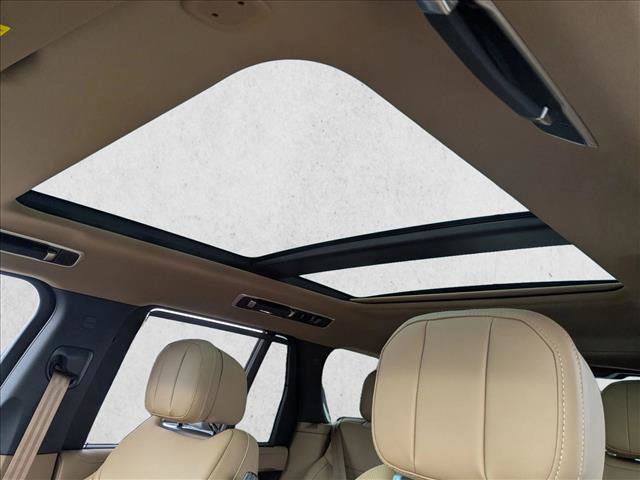 New 2026 Land Rover Range Rover SE image 17
