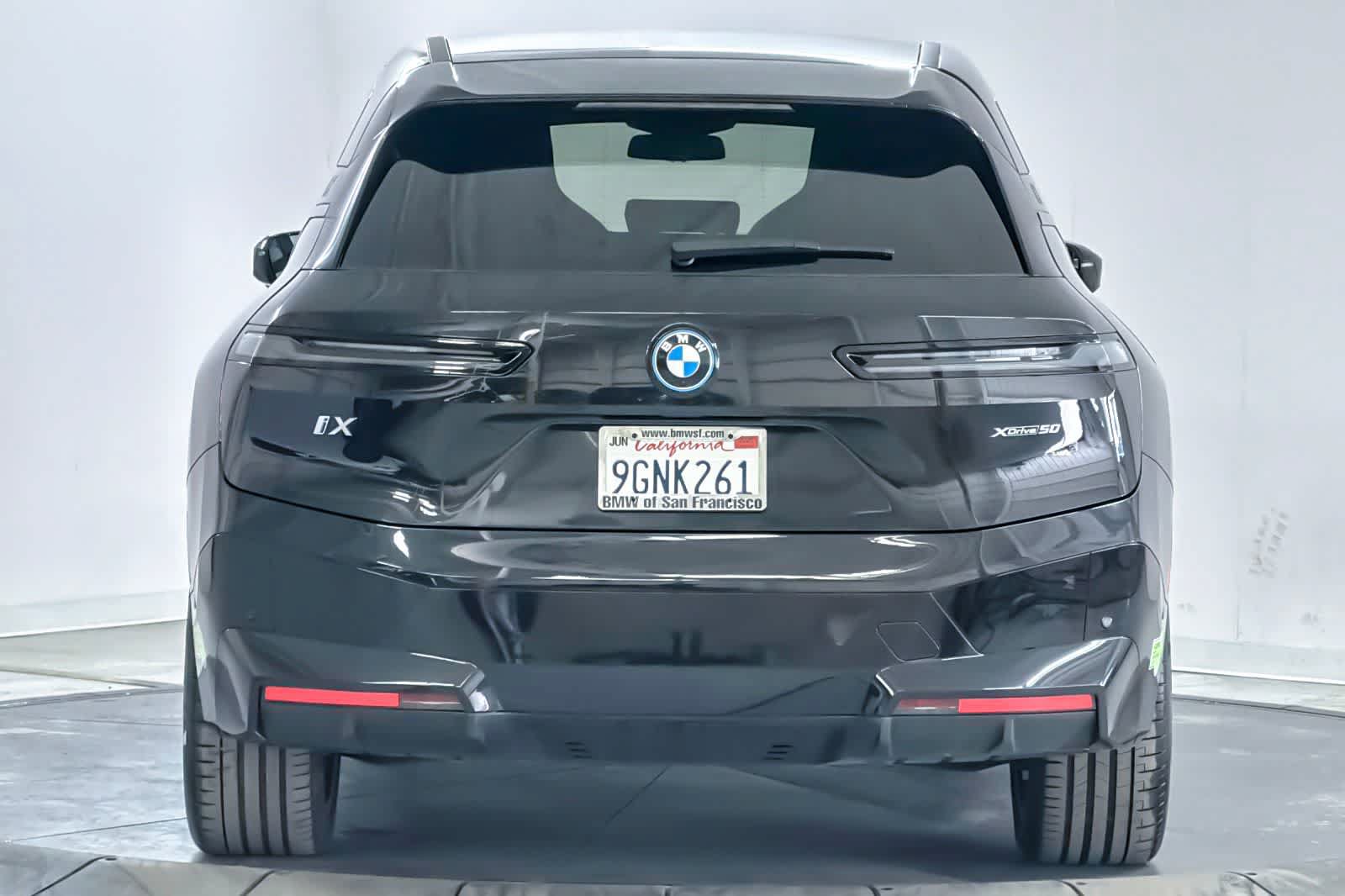 Used 2024 BMW iX xDrive50 w/ Sport Package AWD/4WD image 7