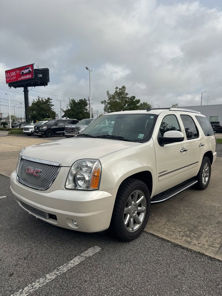 Used 2013 GMC Yukon Denali image 1