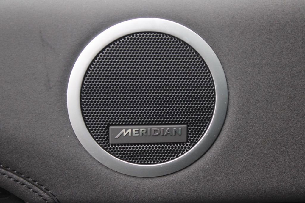 Certified 2025 Land Rover Discovery S image 14