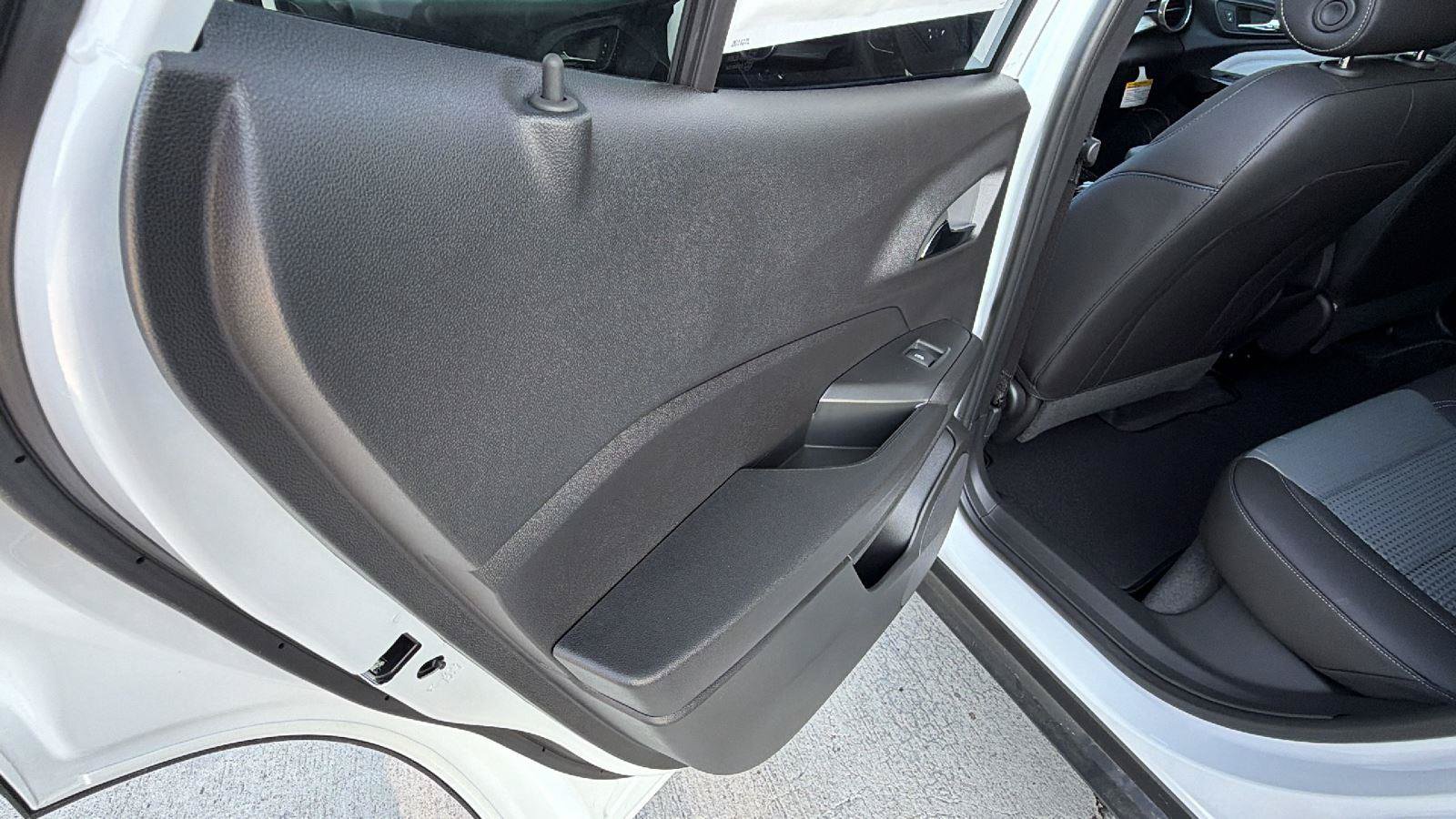 New 2026 Chevrolet Trax LT w/ Driver Confidence Package FWD image 17