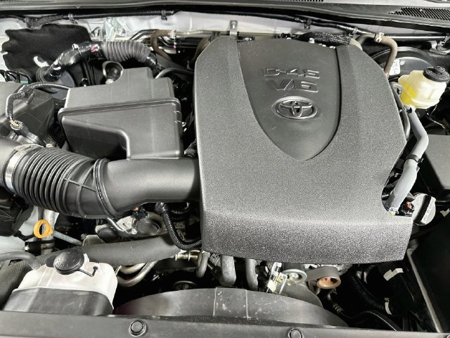 Certified 2023 Toyota Tacoma SR5 AWD/4WD image 34