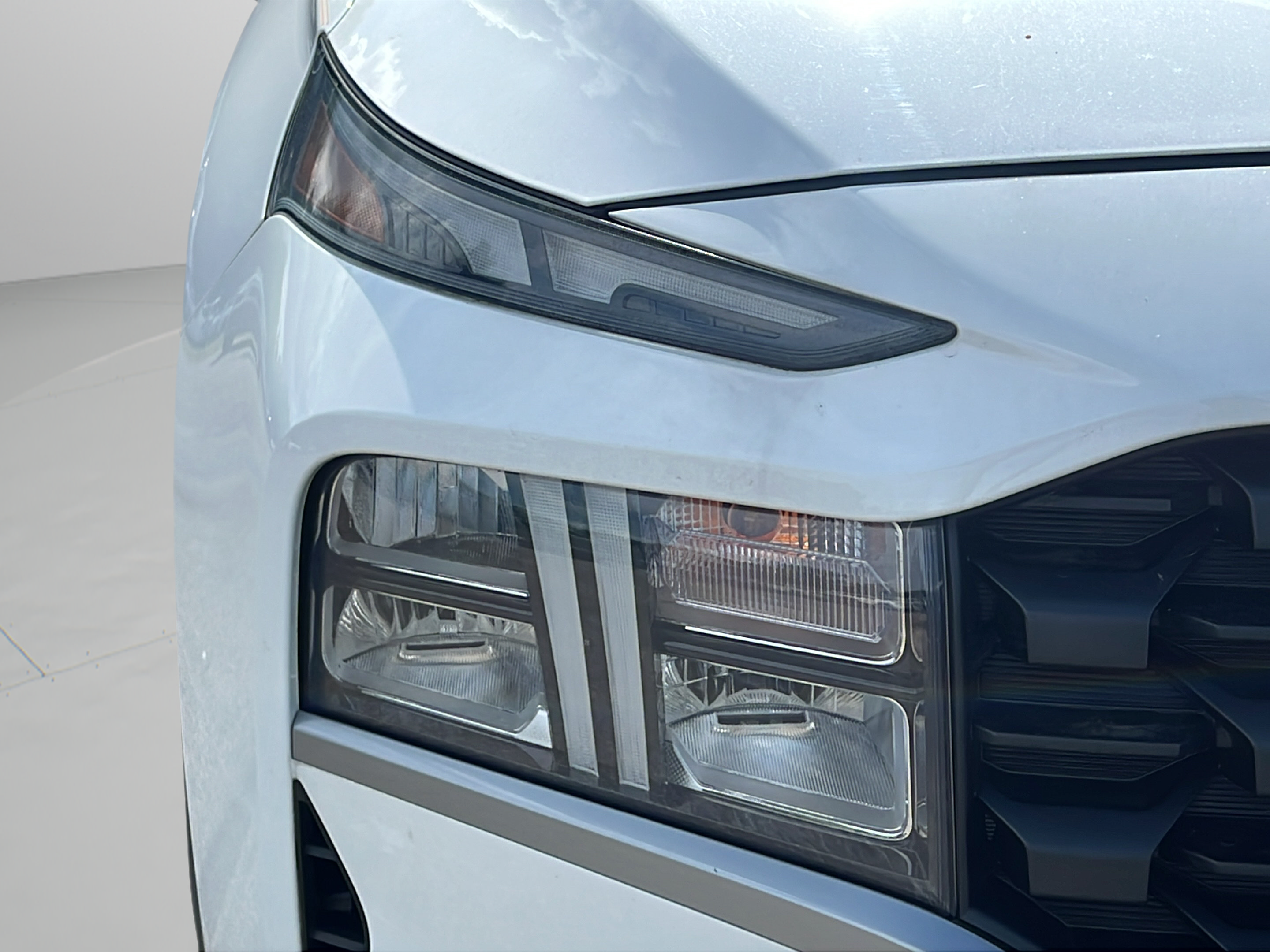 Used 2023 Hyundai Santa Fe SEL FWD image 9