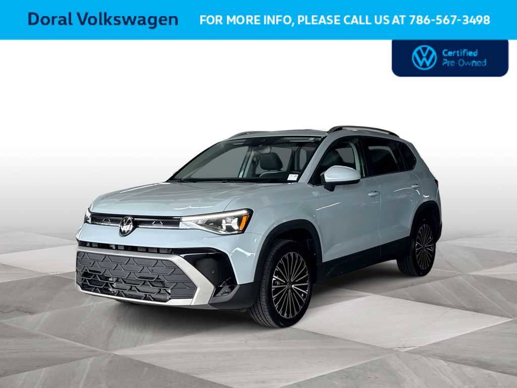 Used 2025 Volkswagen Taos SE FWD image 1