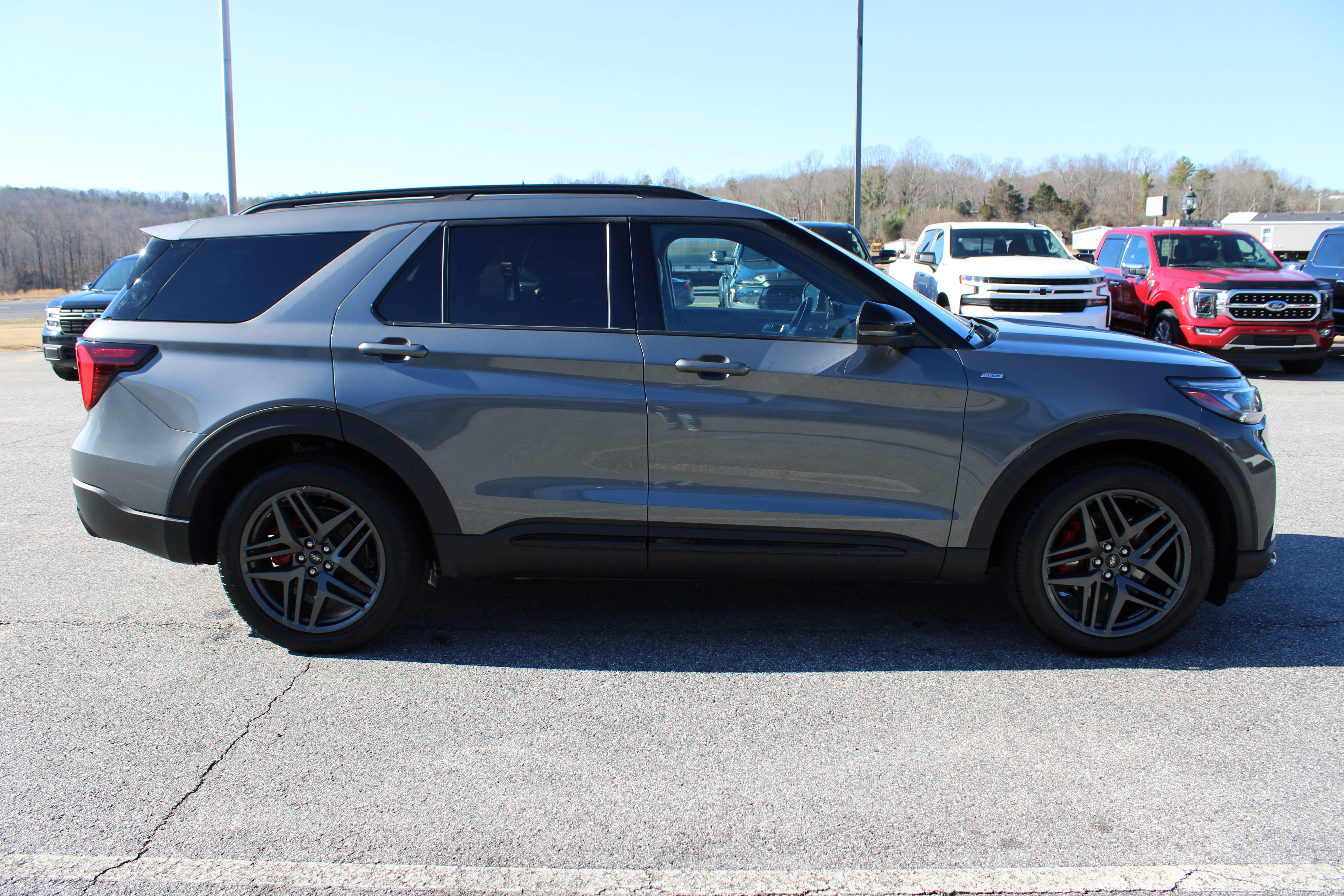 Used 2025 Ford Explorer ST-Line w/ Premium Package image 5