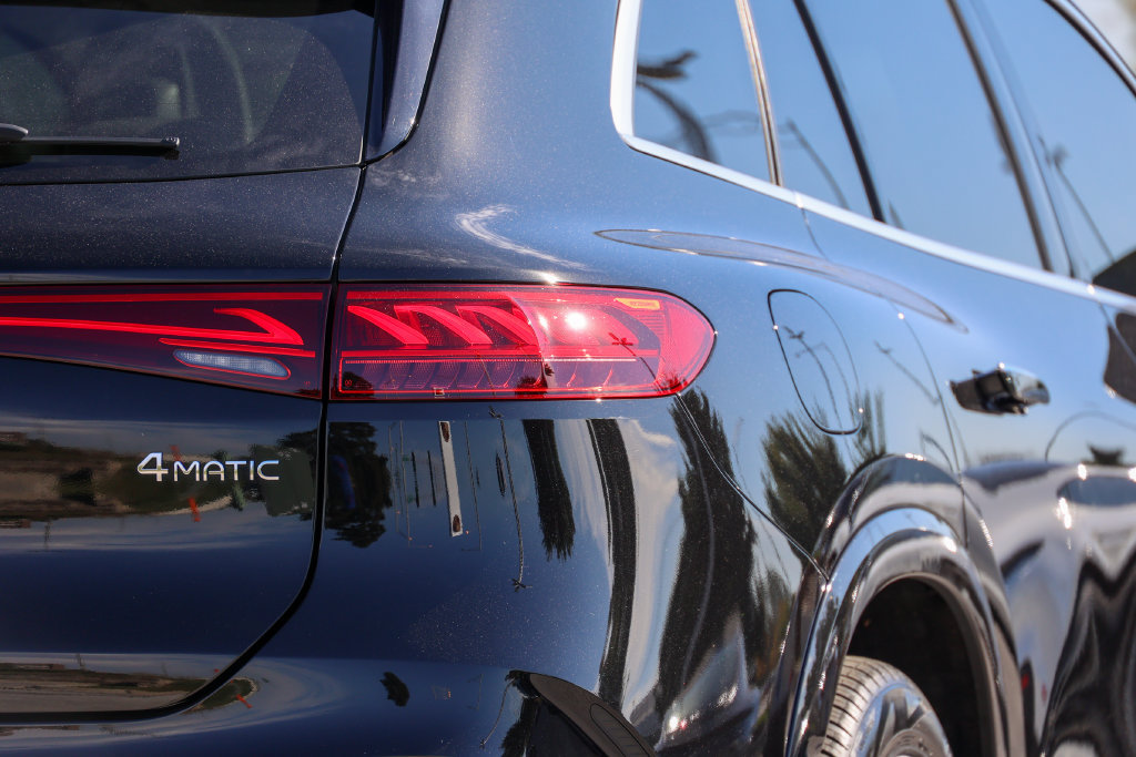 Used 2023 Mercedes-Benz EQS 580 4MATIC SUV image 23