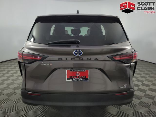 Used 2021 Toyota Sienna LE FWD image 6