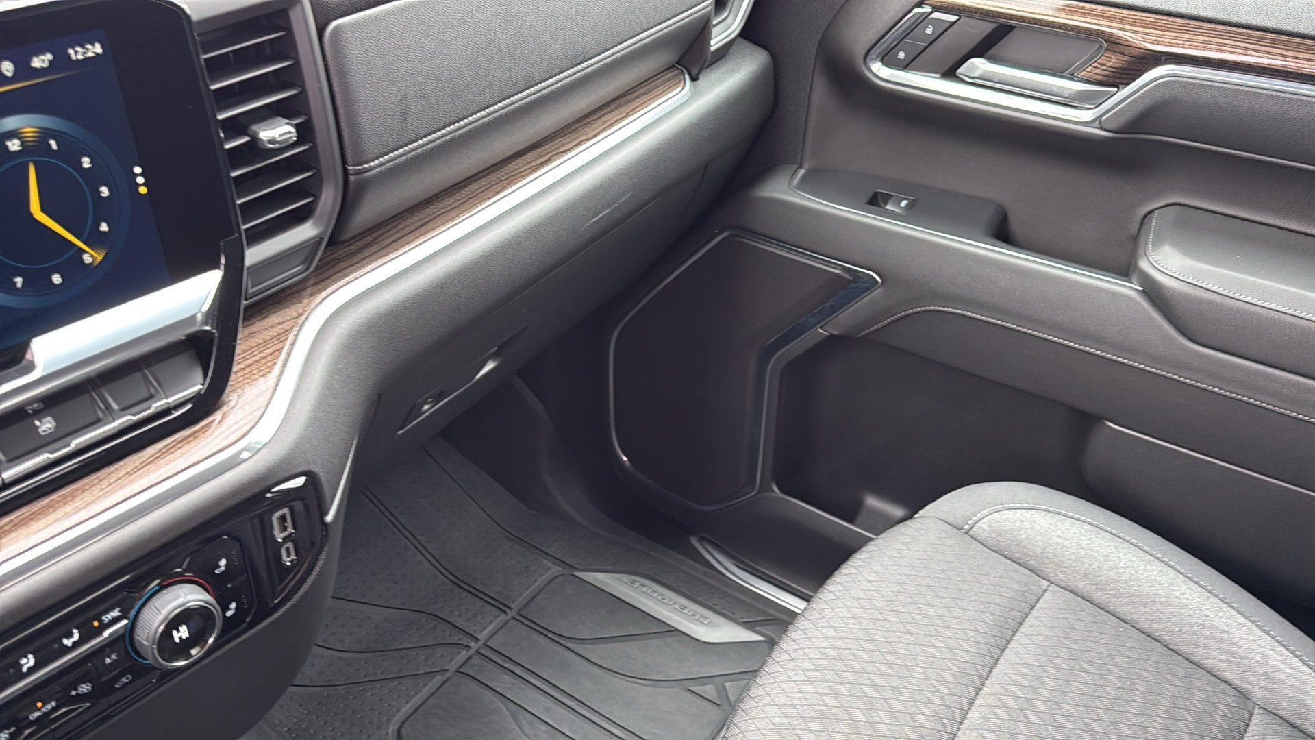 Used 2024 Chevrolet Silverado 1500 RST w/ Protection Package image 25